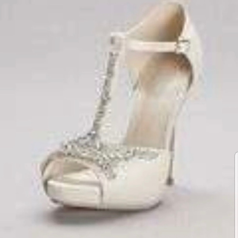 Beautiful Satin Ivory Shoes